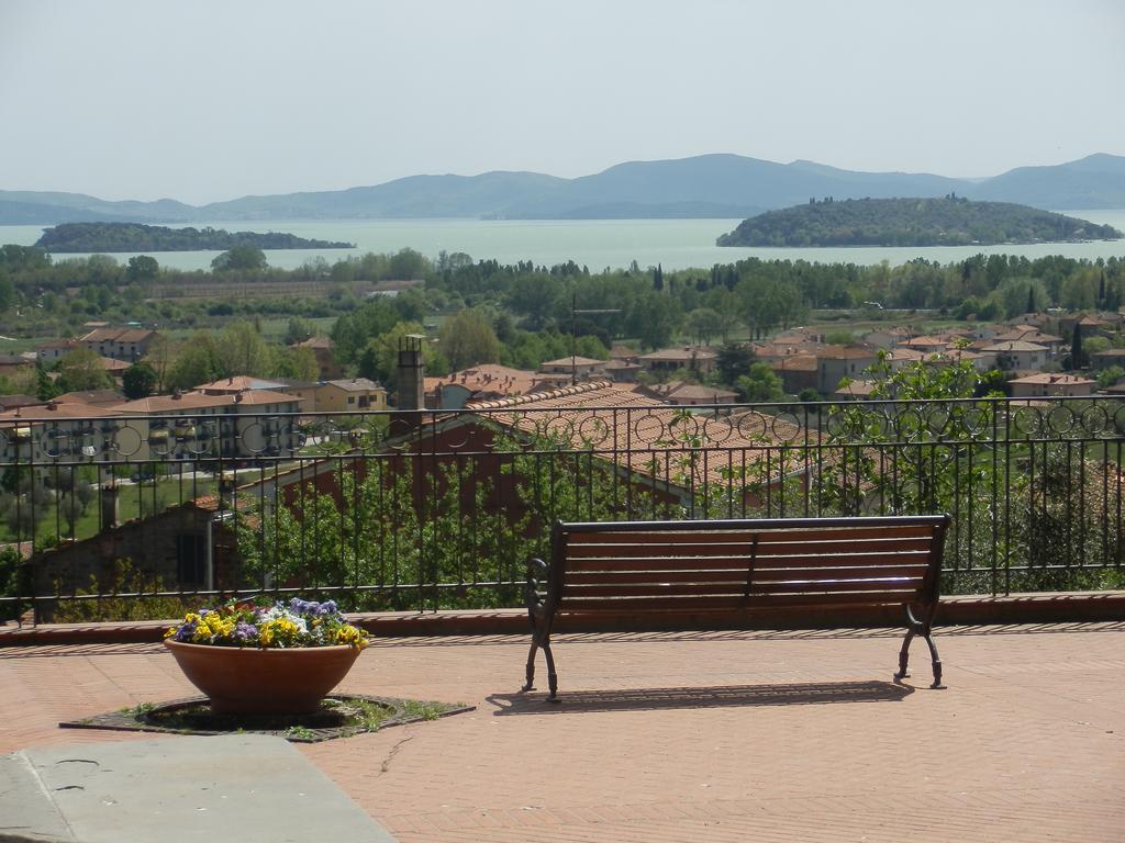 Appartamento Victor Tuoro sul Trasimeno Exterior photo